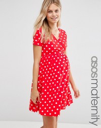 Приталенное платье для беременных в горошек с запахом ASOS Maternity