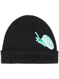 шапка-бини в рубчик с логотипом J.W. Anderson