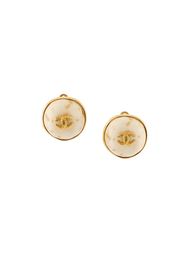 CC button clip-on earrings Chanel Vintage