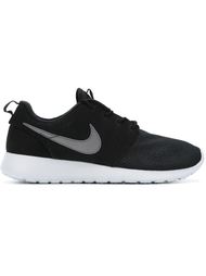 классические кроссовки Nike