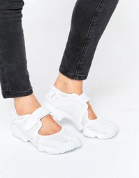 Белые воздухопроницаемые кроссовки с ремешком Nike Rift - Белый