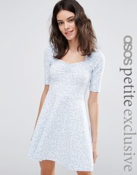 Короткое приталенное платье с вырезом сердечком ASOS PETITE - Мульти