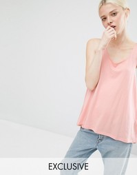 Эксклюзивный топ с перекрестом сзади Monki - Blush