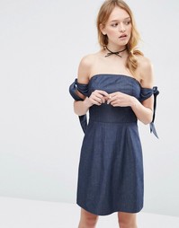 Джинсовое платье мини с завязками на рукавах ASOS - Синий