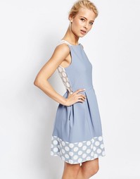 Платье со складками и отделкой в горошек по краю Closet - Бледно-синий