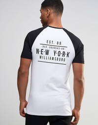 Удлиненная футболка с контрастными рукавами реглан и принтом на груди Asos