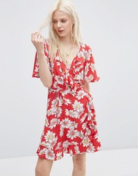Чайное платье мини с цветочным принтом и запахом ASOS - Красный принт
