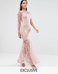 Платье макси с высокой горловиной, вышивкой и годе Club L - Nude pink