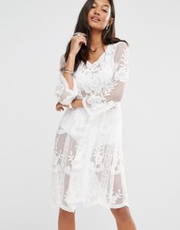 Кружевное платье с присборенной юбкой Boohoo - Слоновая кость