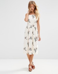 Платье миди с высоким воротом и цветочным принтом ASOS Occasion