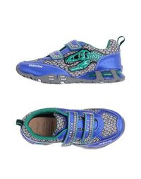 Низкие кеды и кроссовки Geox