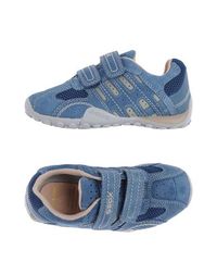 Низкие кеды и кроссовки Geox