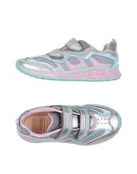 Низкие кеды и кроссовки Geox
