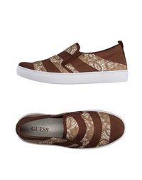 Низкие кеды и кроссовки Guess