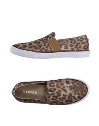 Низкие кеды и кроссовки Guess