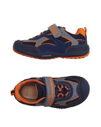 Низкие кеды и кроссовки Geox