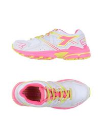 Низкие кеды и кроссовки Diadora