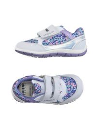 Низкие кеды и кроссовки Geox