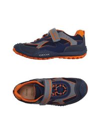 Низкие кеды и кроссовки Geox