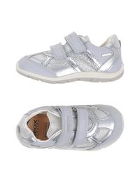 Низкие кеды и кроссовки Geox