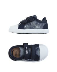 Низкие кеды и кроссовки Geox