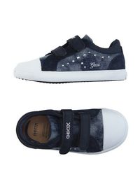 Низкие кеды и кроссовки Geox