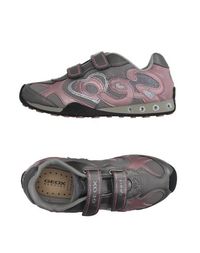 Низкие кеды и кроссовки Geox