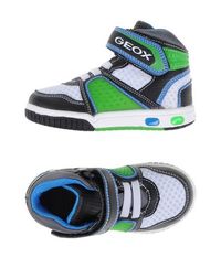 Низкие кеды и кроссовки Geox