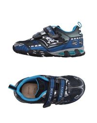 Низкие кеды и кроссовки Geox