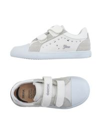 Низкие кеды и кроссовки Geox