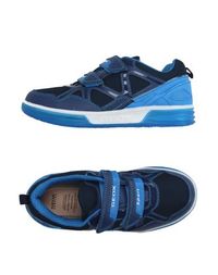 Низкие кеды и кроссовки Geox