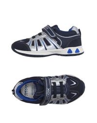 Низкие кеды и кроссовки Geox