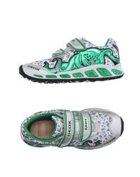 Низкие кеды и кроссовки Geox
