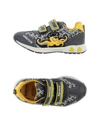 Низкие кеды и кроссовки Geox