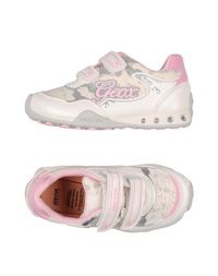Низкие кеды и кроссовки Geox