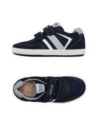 Низкие кеды и кроссовки Geox