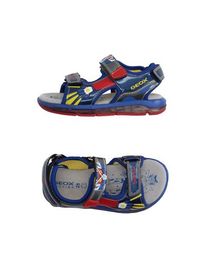Низкие кеды и кроссовки Geox