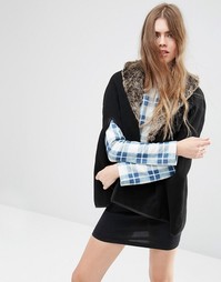Кейп с воротником из искусственного меха ASOS - Черный