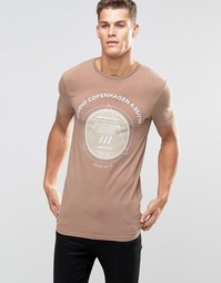 Удлиненная облегающая футболка с принтом ASOS - Песок