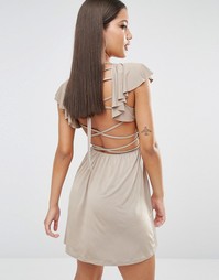 Короткое приталенное платье с оборками и лямками сзади Oh My Love