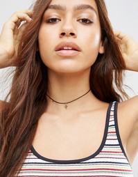 Короткое ожерелье с подвеской-крестом ASOS - Золотой