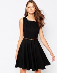 Короткое приталенное платье с ремнем и вставками Closet - Черный