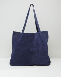 Замшевая сумка-шоппер с отделкой под кожу крокодила ASOS - Темно-синий