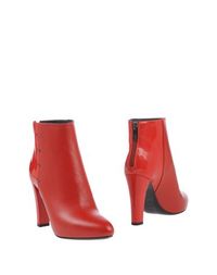 Красные Полусапоги и высокие ботинки Armani Collezioni