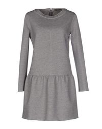 Короткое платье Sisley