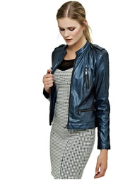 Куртки GUESS