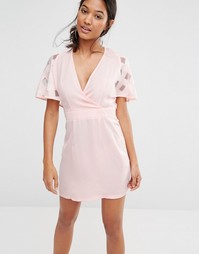 Платье с глубоким вырезом эксклюзивно для Boohoo - Blush