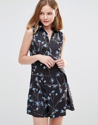 Приталенное платье с цветочным принтом Iska - Черный