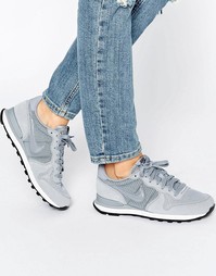 Серые кроссовки Nike Internationalist