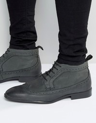 Серые кожаные ботинки чукка с отделкой под броги ASOS - Серый